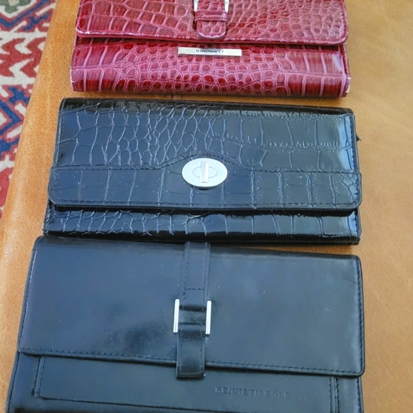 Handbags - 3 Women Wallets